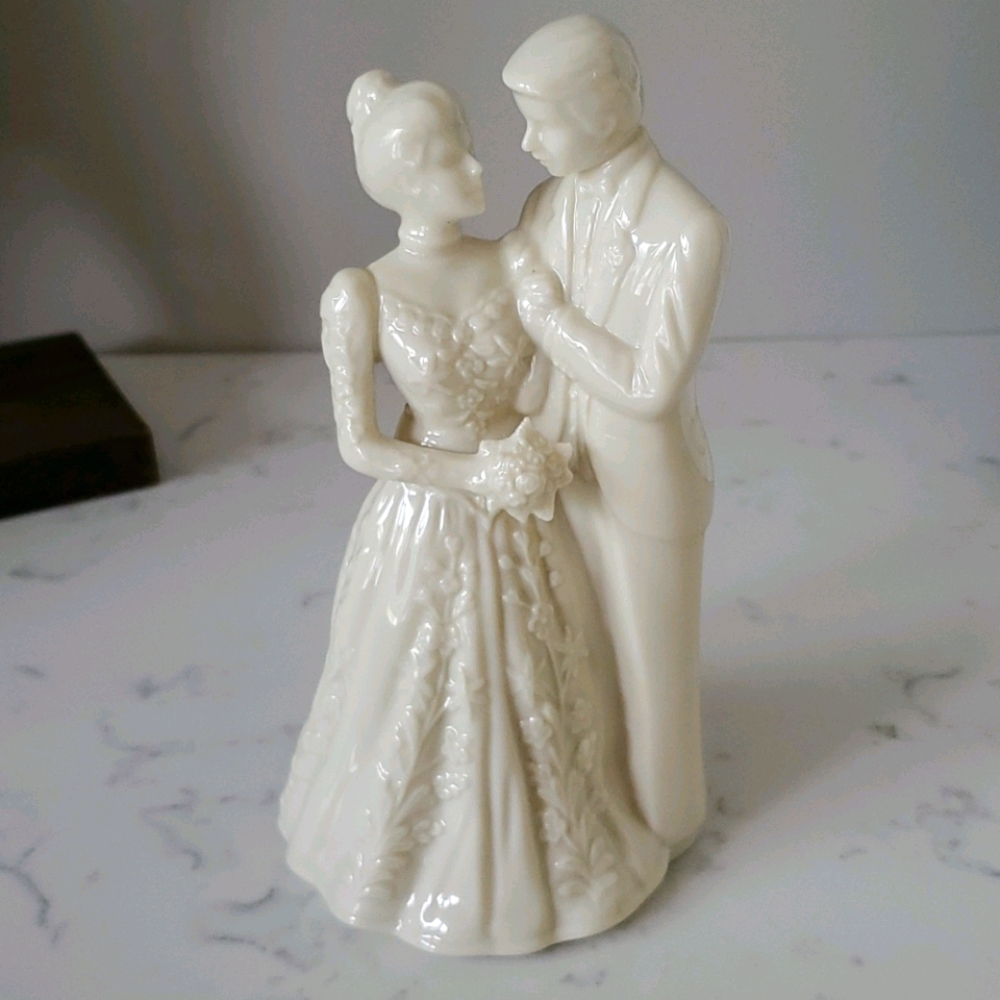 Lenox Wedding Promises Collection - Picture 2 of 3